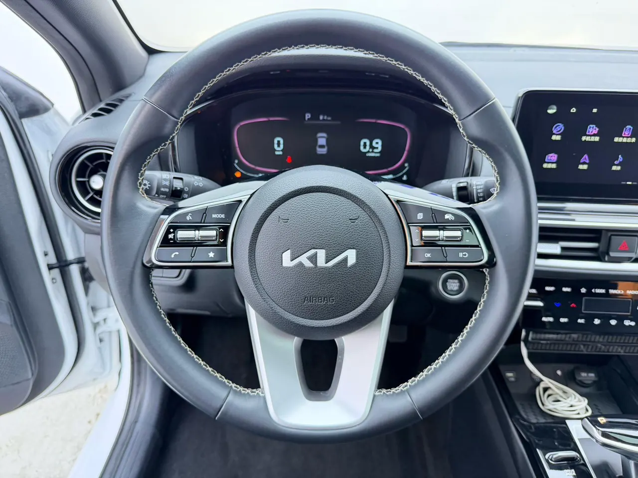 Kia 2023 K3 1.5 Stepless Deluxe Edition Automatic Gear 11