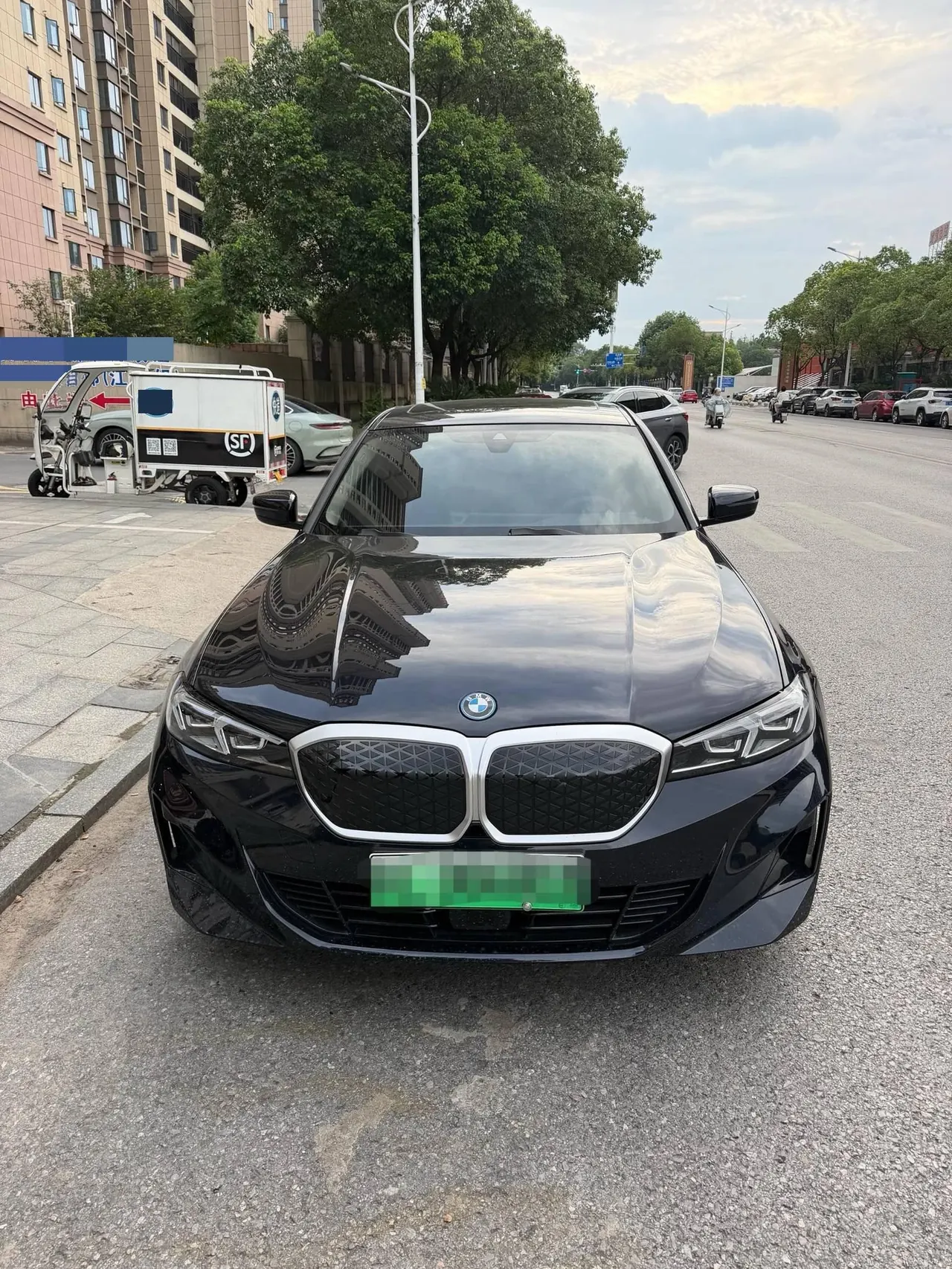 BMW 2025 i3 eDrive 35 L automatic gear 2