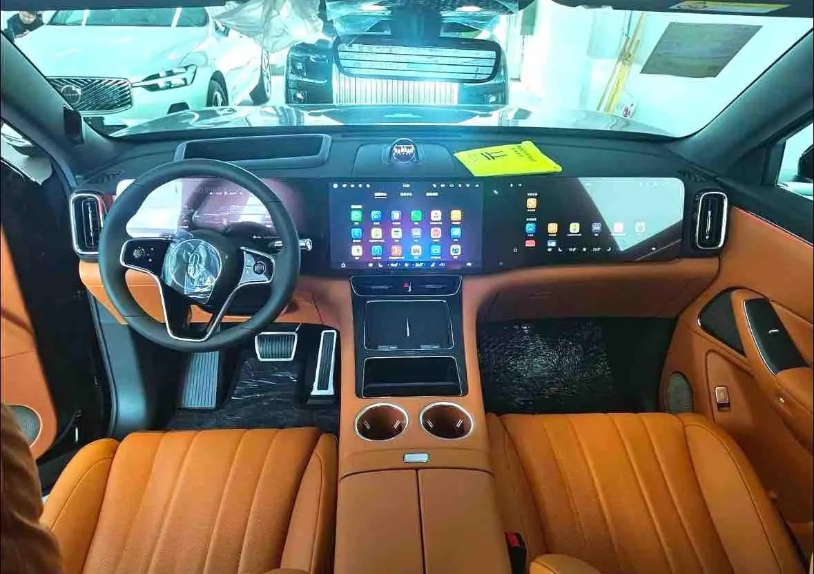 AITO 2025 AITO M8 Max Edition 53.4kWh 6-seat Edition (896-line laser Radar) Automatic Gear 2
