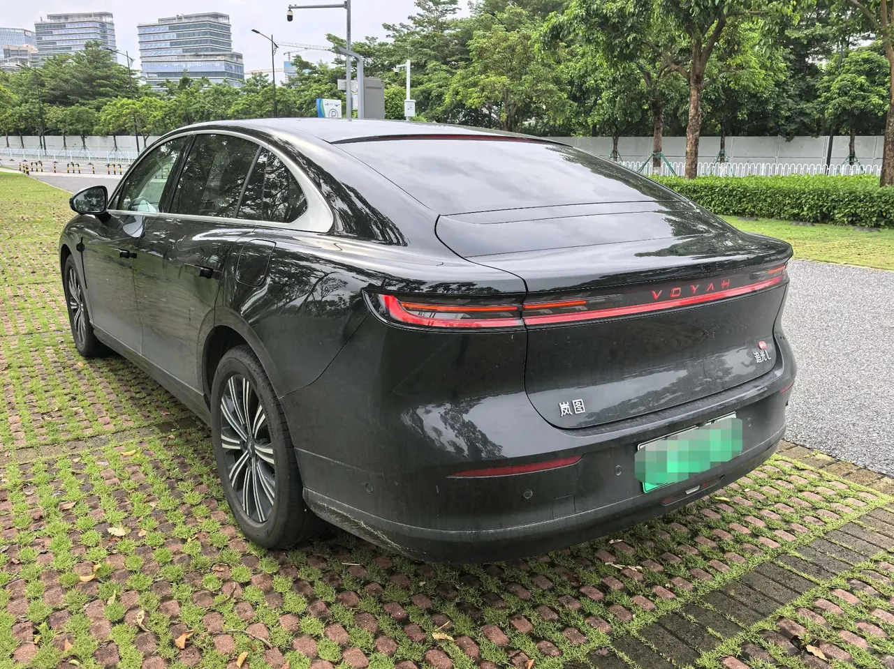 Voyah 2026 models chasing light l four-wheel drive Max automatic gear 3