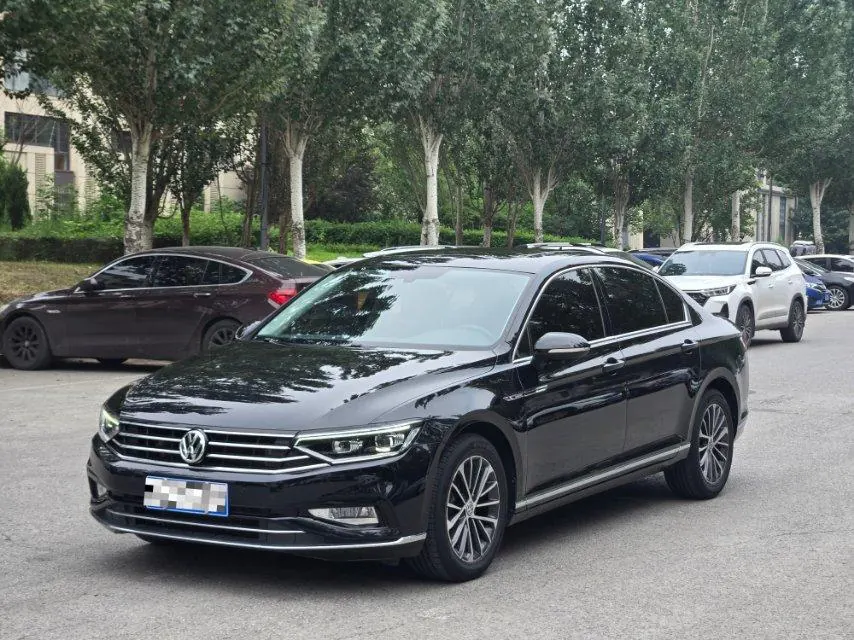 Volkswagen 2020 Magotan 2.0TSI 330TSI luxury automatic transmission - View 1