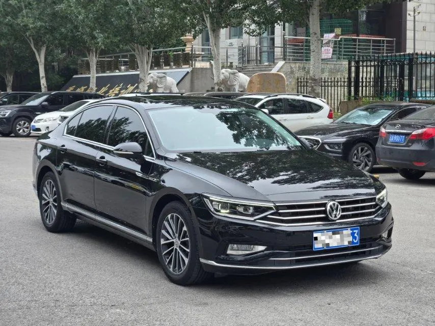 Volkswagen 2020 Magotan 2.0TSI 330TSI luxury automatic transmission 3