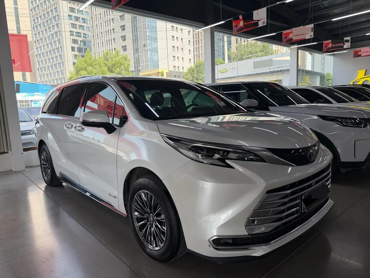 Toyota 2021 Sana 2.5 Stepless Platinum Edition Automatic Transmission 2