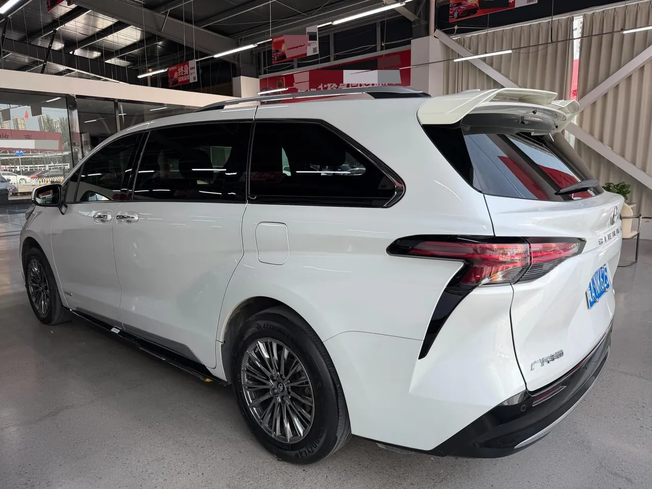 Toyota 2021 Sana 2.5 Stepless Platinum Edition Automatic Transmission 6