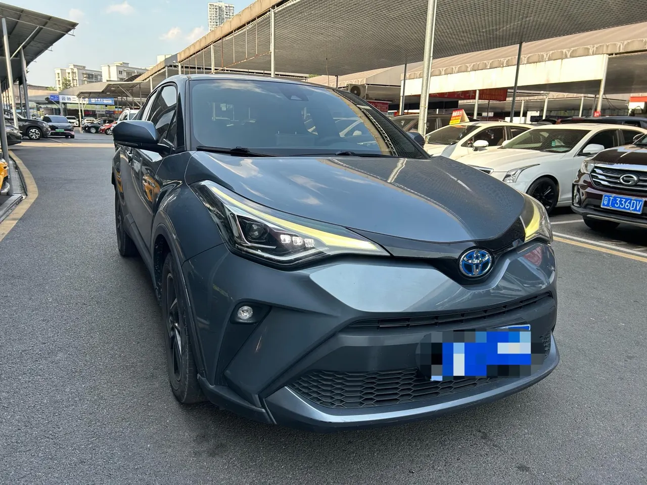 Toyota 2021 C- HR Double Engine 2.0 Stepless Deluxe Automatic Gear 3