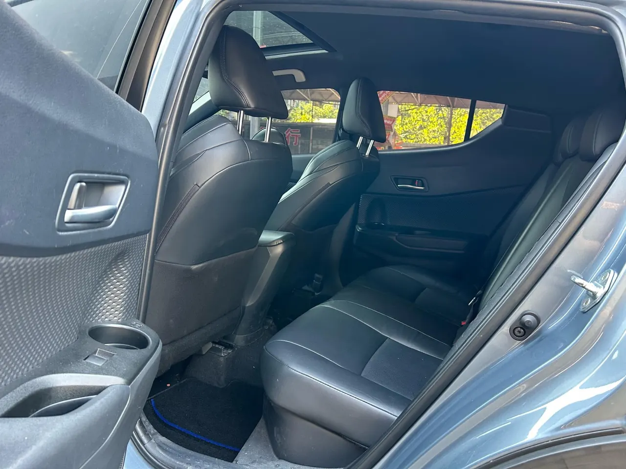Toyota 2021 C- HR Double Engine 2.0 Stepless Deluxe Automatic Gear 7