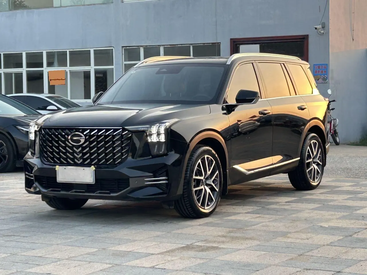 Open image lightbox: Trumpchi 2025 GS8 2.0TGDI Leading Series, Two-Wheel Drive Luxury Version, 5-Seater, Automatic Transmission