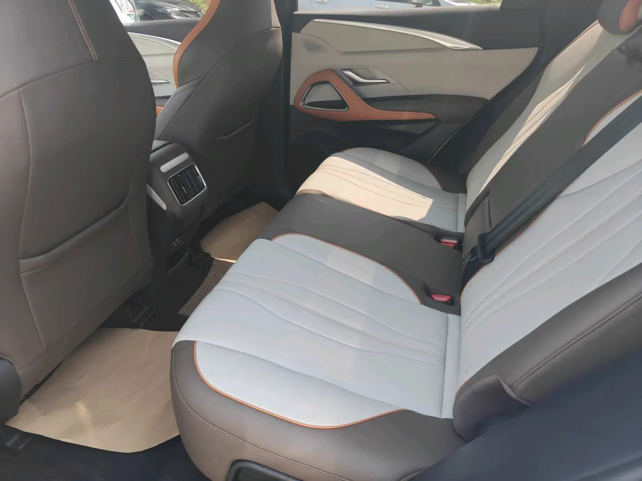 BYD Song PLUS New Energy 2021 Song PLUS DM-i 1.5 Stepless 51KM Honorable Automatic Gear 4
