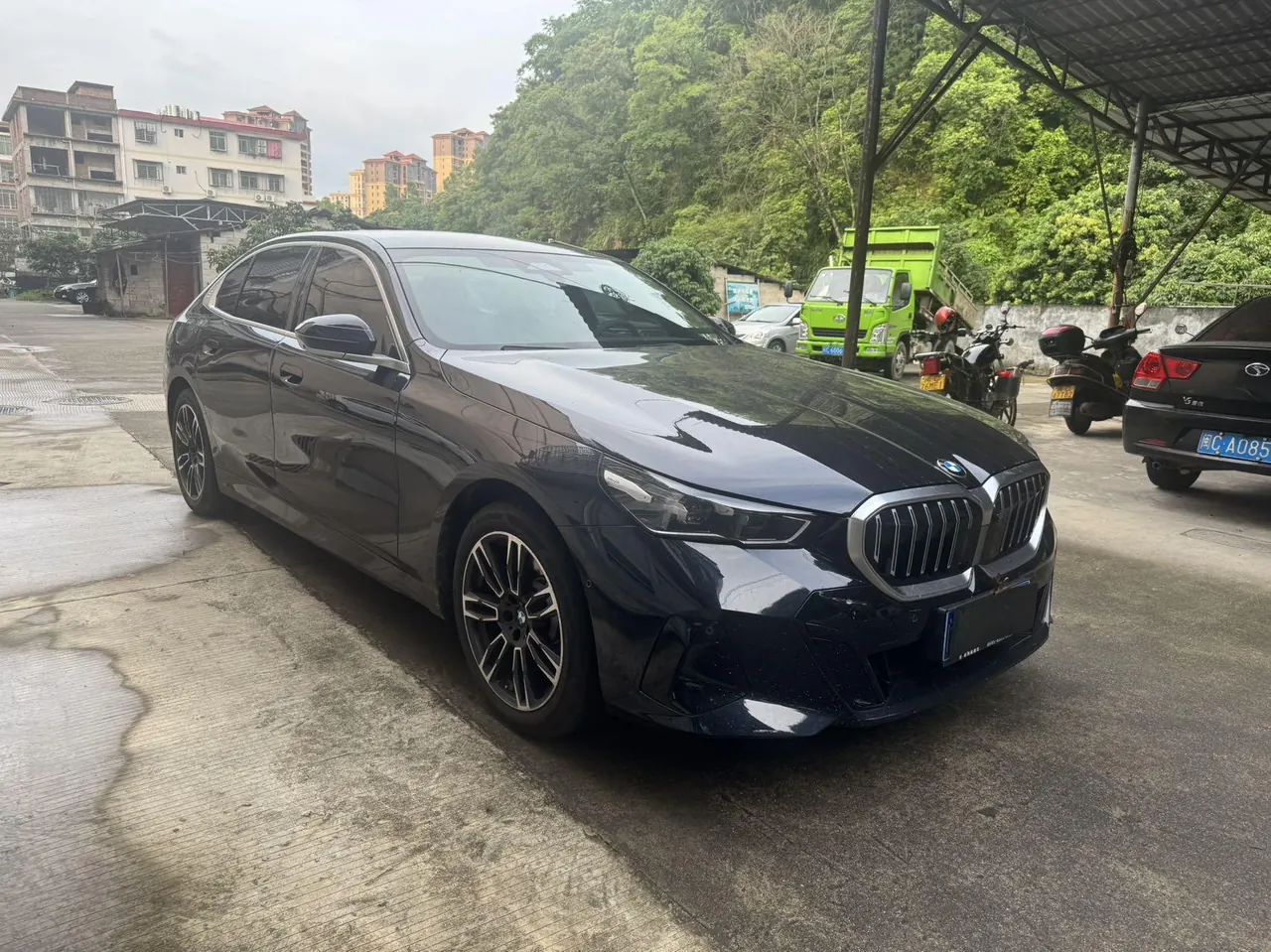 BMW 5 Series 2026 model 530Li 48V 2.0T Leading Edition M Sport Package Automatic 3