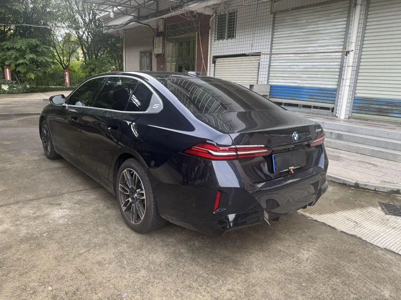 BMW 5 Series 2026 model 530Li 48V 2.0T Leading Edition M Sport Package Automatic 9
