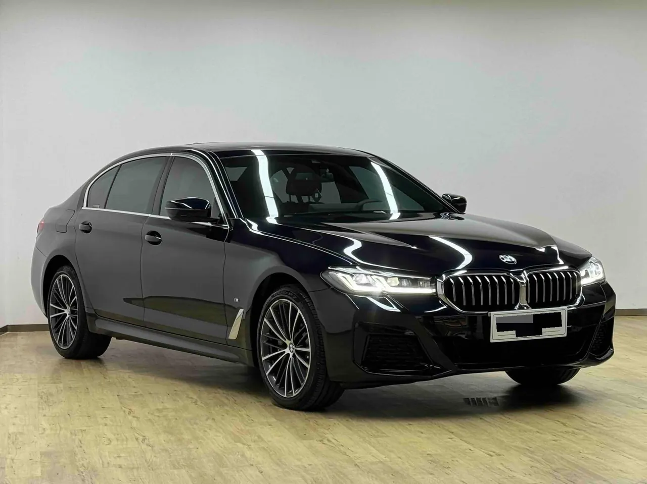 BMW 5 Series 2022 530Li 2.0T Leading M Sports Suit Automatic Gear 3