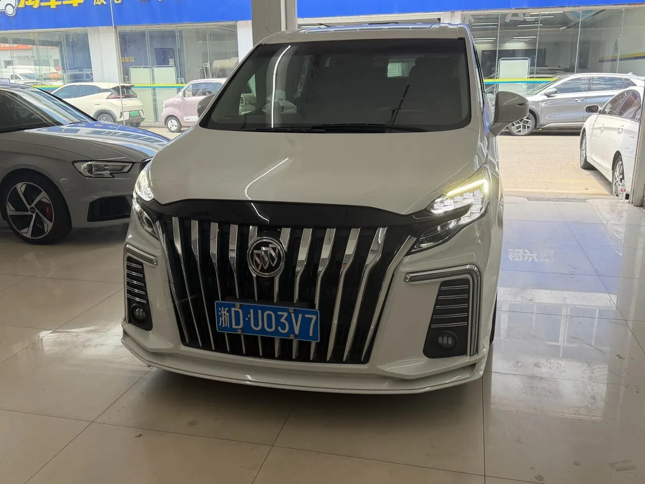 Buick 2020 GL8 ES Lu Zun 2.0T 653T Comfortable Automatic Gear 2