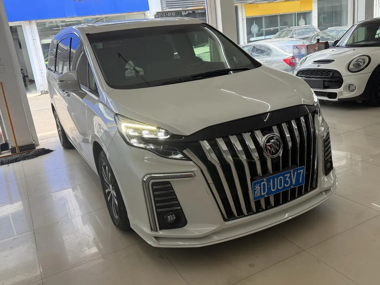 Buick 2020 GL8 ES Lu Zun 2.0T 653T Comfortable Automatic Gear 3