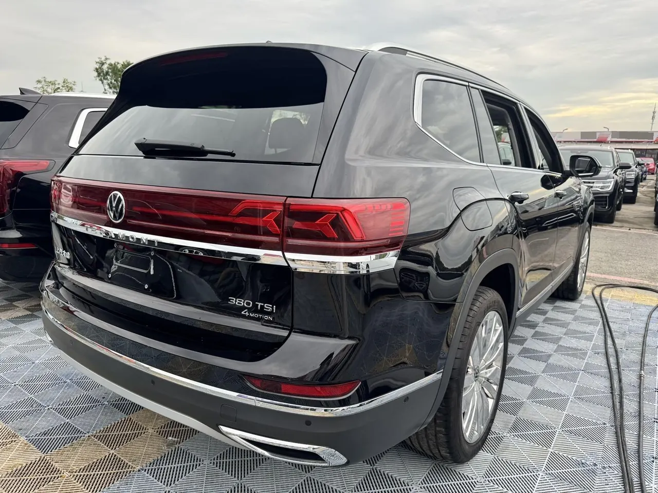 Volkswagen 2024 Tuang 2.0TSI 380TSI 4WD Longxiang Edition Automatic Gear 9
