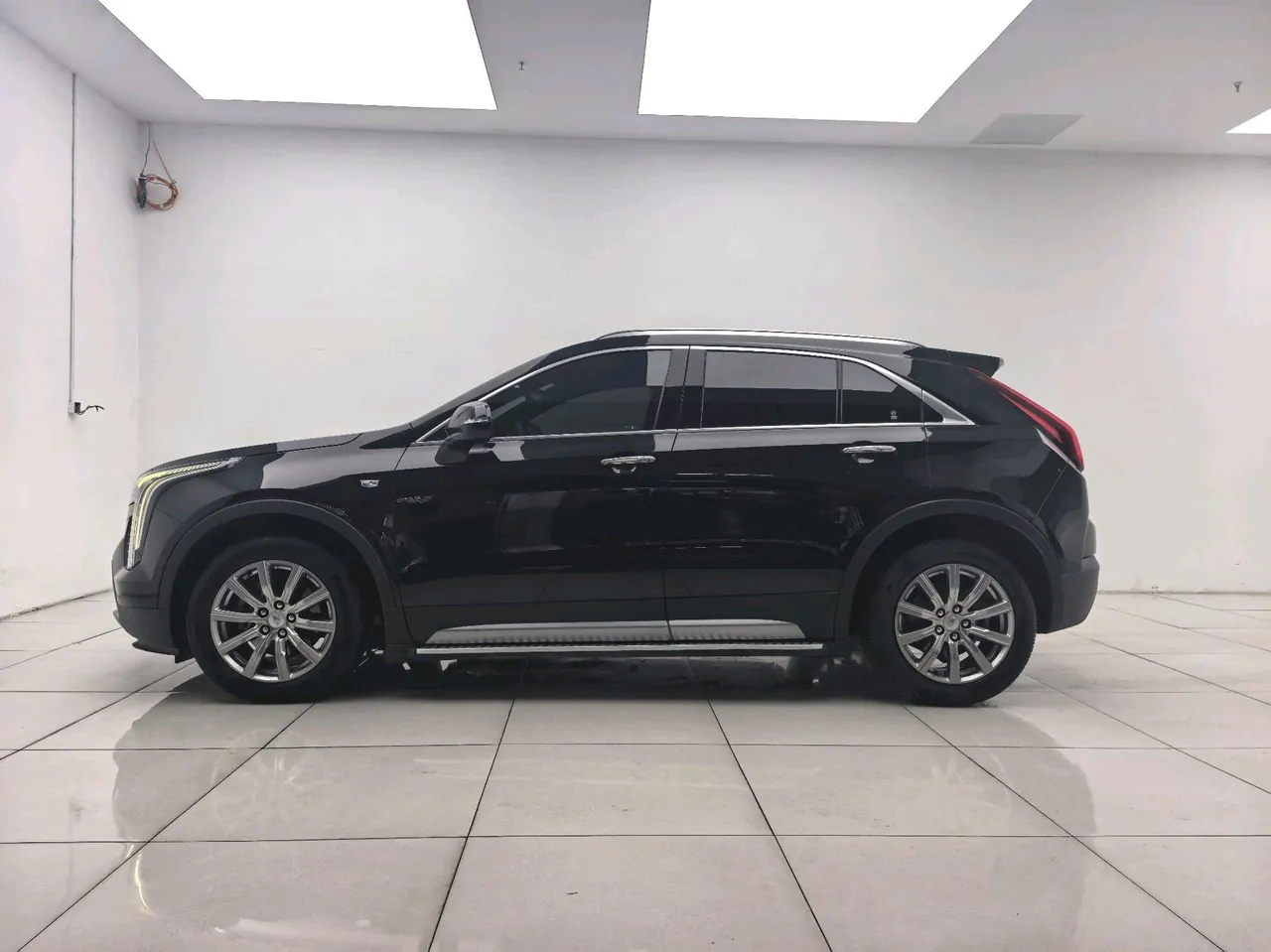 Cadillac 2020 XT4 2.0T 28T Two-Drive Leading Automatic Gear 2