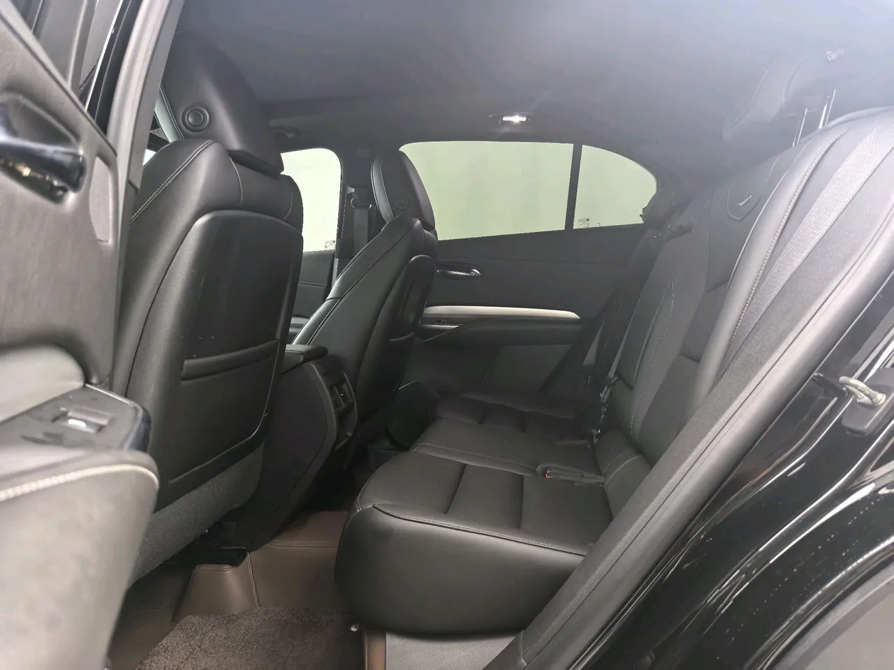 Cadillac 2020 XT4 2.0T 28T Two-Drive Leading Automatic Gear 3
