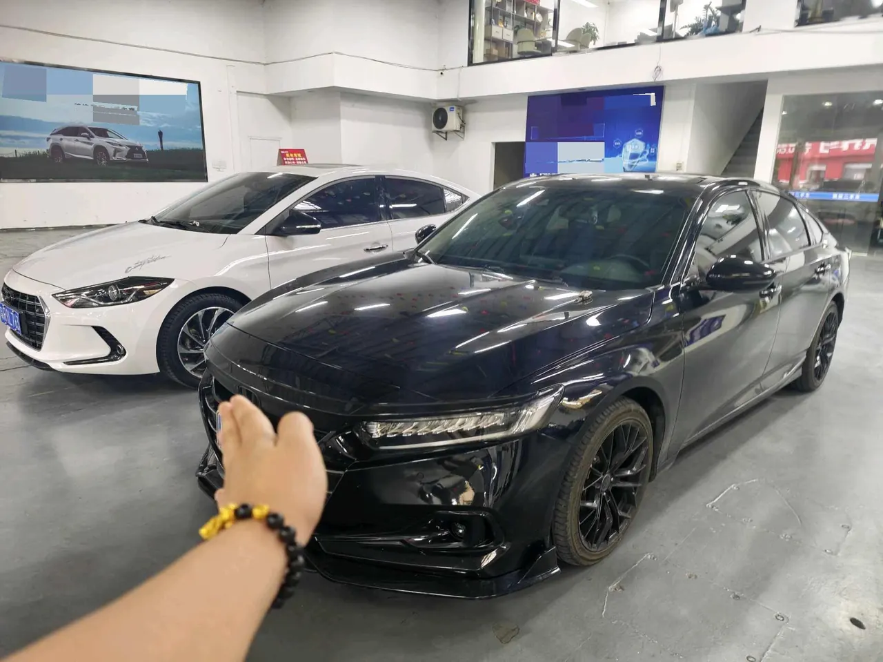 打开图片灯箱:Honda 2022 10th Generation Accord 1.5T Stepless 260TURBO Magic Night Premium Edition Automatic Gear