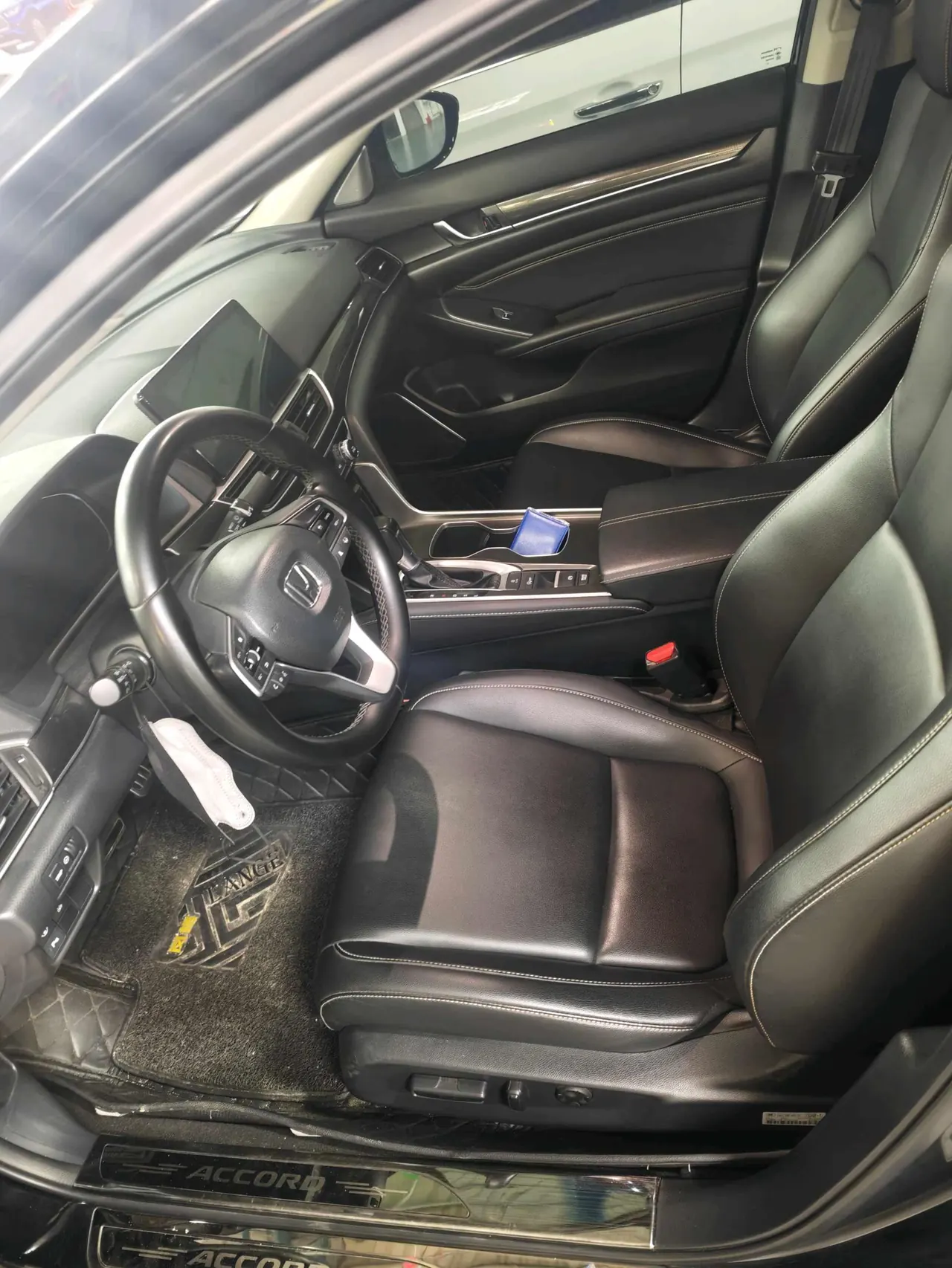 Honda 2022 10th Generation Accord 1.5T Stepless 260TURBO Magic Night Premium Edition Automatic Gear 2