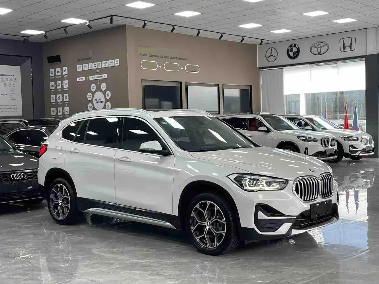 BMW 2022 X1 sDrive20Li 1.5T fashion automatic gear 3
