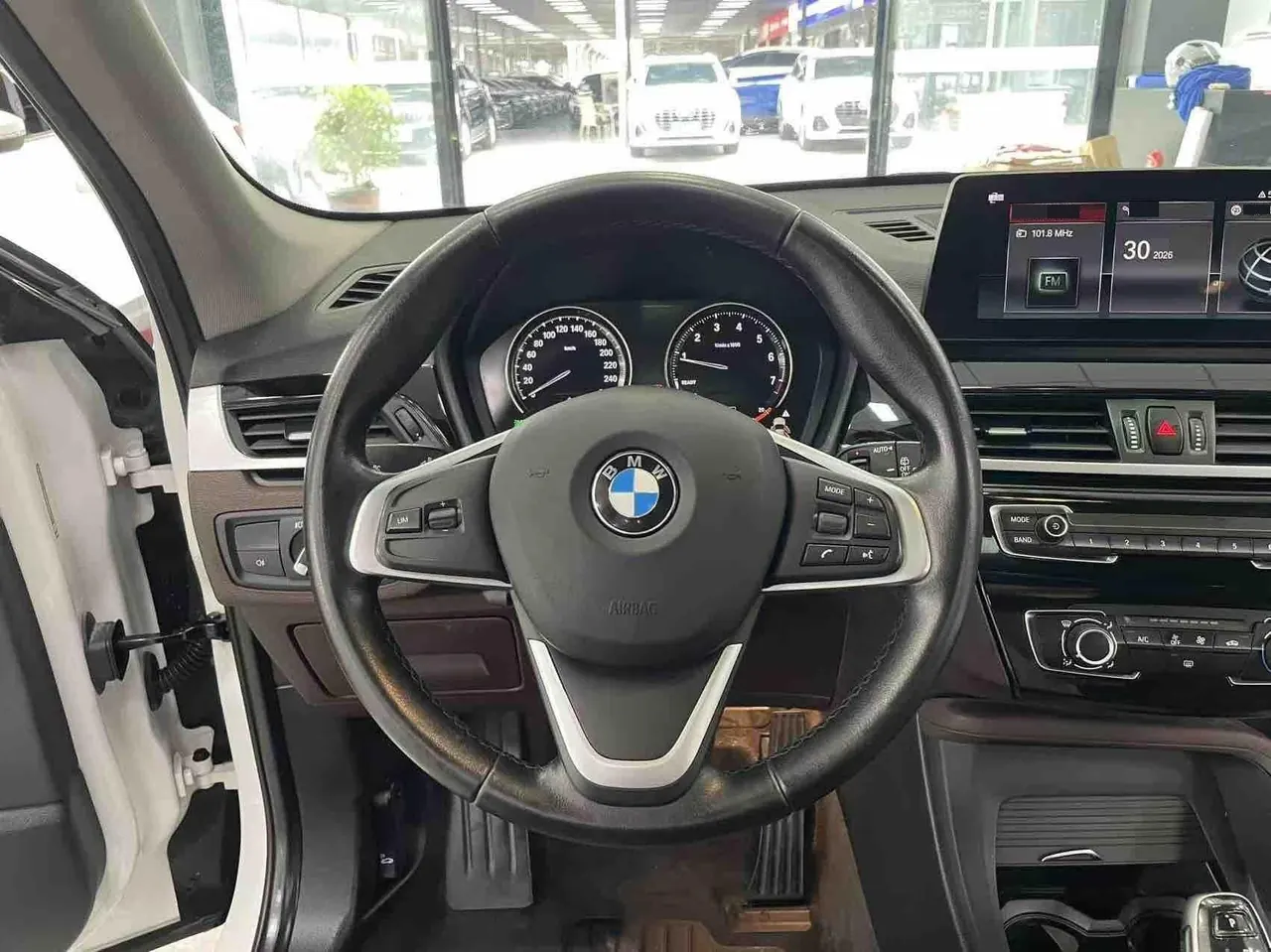 BMW 2022 X1 sDrive20Li 1.5T fashion automatic gear 7