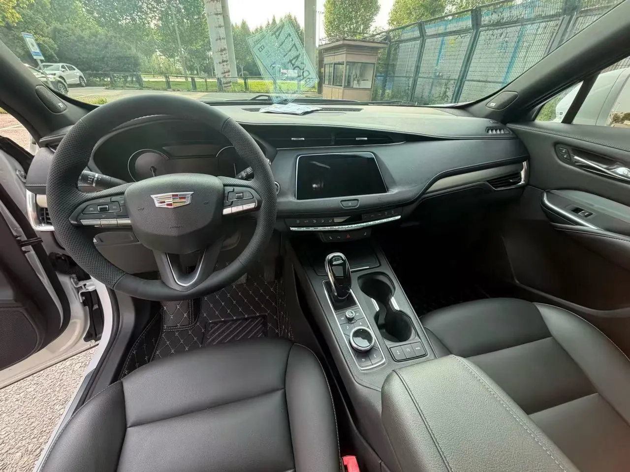 Cadillac 2020 XT4 2.0T 28T Two-Drive Leading Automatic Gear 8