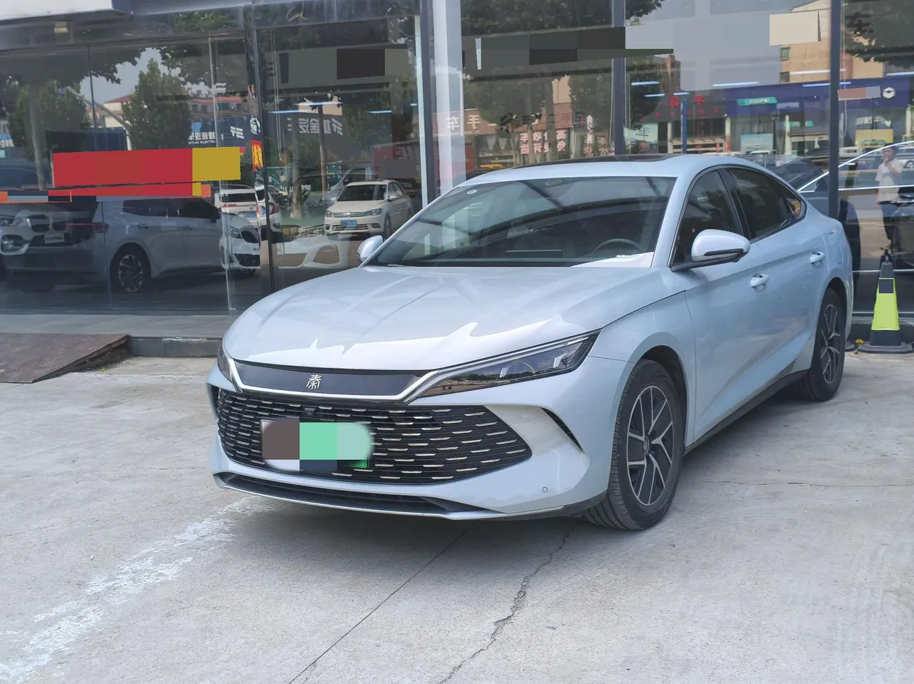 BYD 2024 Qin L DM-i 1.5 stepless 120KM leading automatic gear - View 1