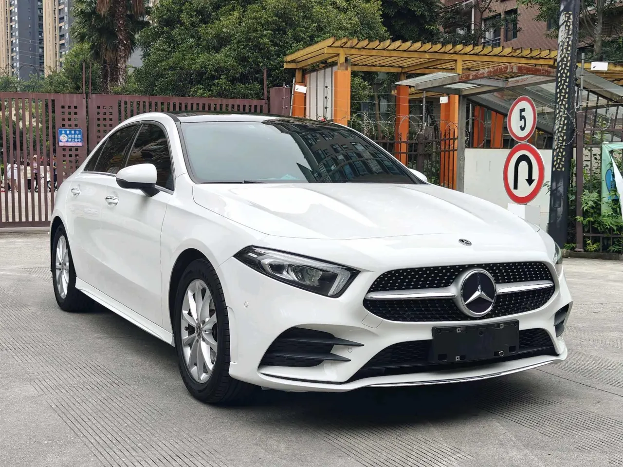 Mercedes Benz Class A 2021 A 200 L 1.3T Fashion Automatic Gear 3