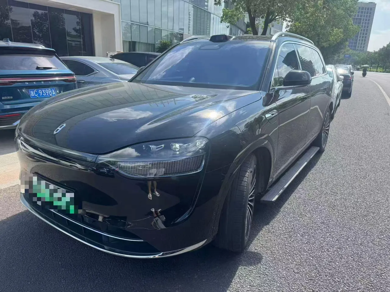 AITO 2024 AITO M9 extended range Ultra 52kWh automatic gear - View 1
