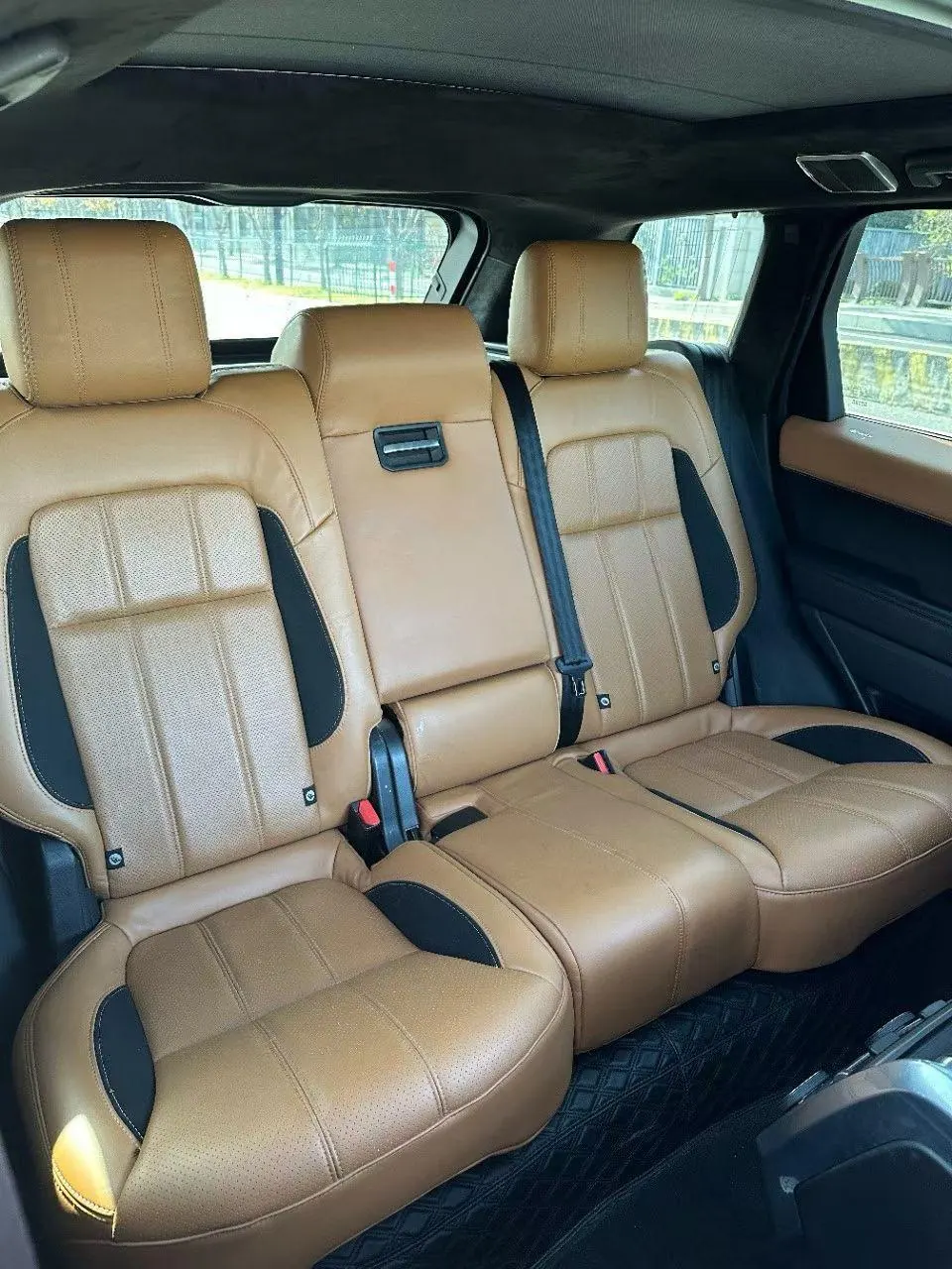 Land Rover Range Rover Sport Edition (Imported) 2021 Range Rover Sport Edition 48V 3.0T L6 Yao Black Edition Automatic Gear 9