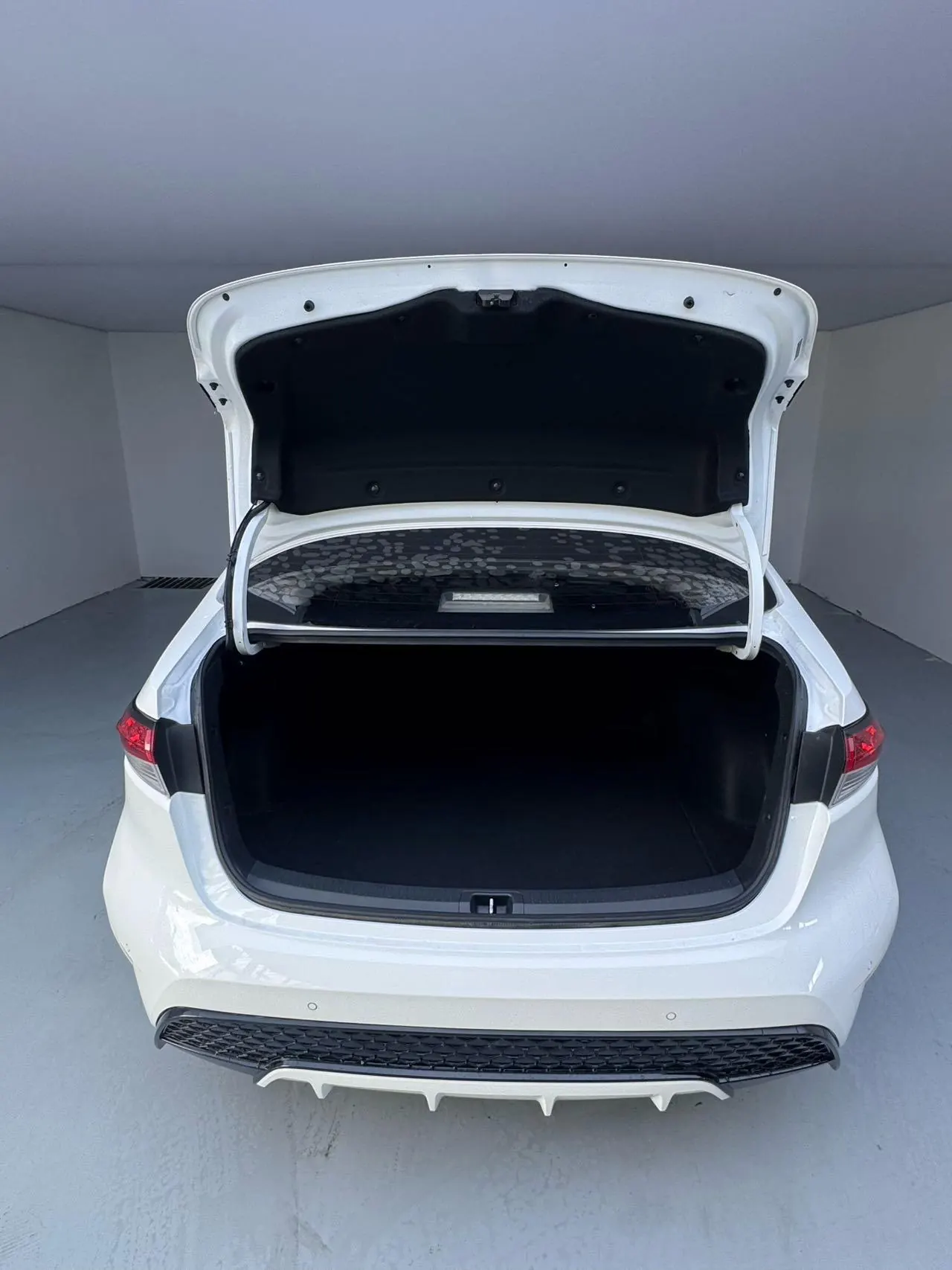 Toyota 2022 Lei Ling Shuangqing 1.8H Stepless Sports Edition Automatic Gear 17