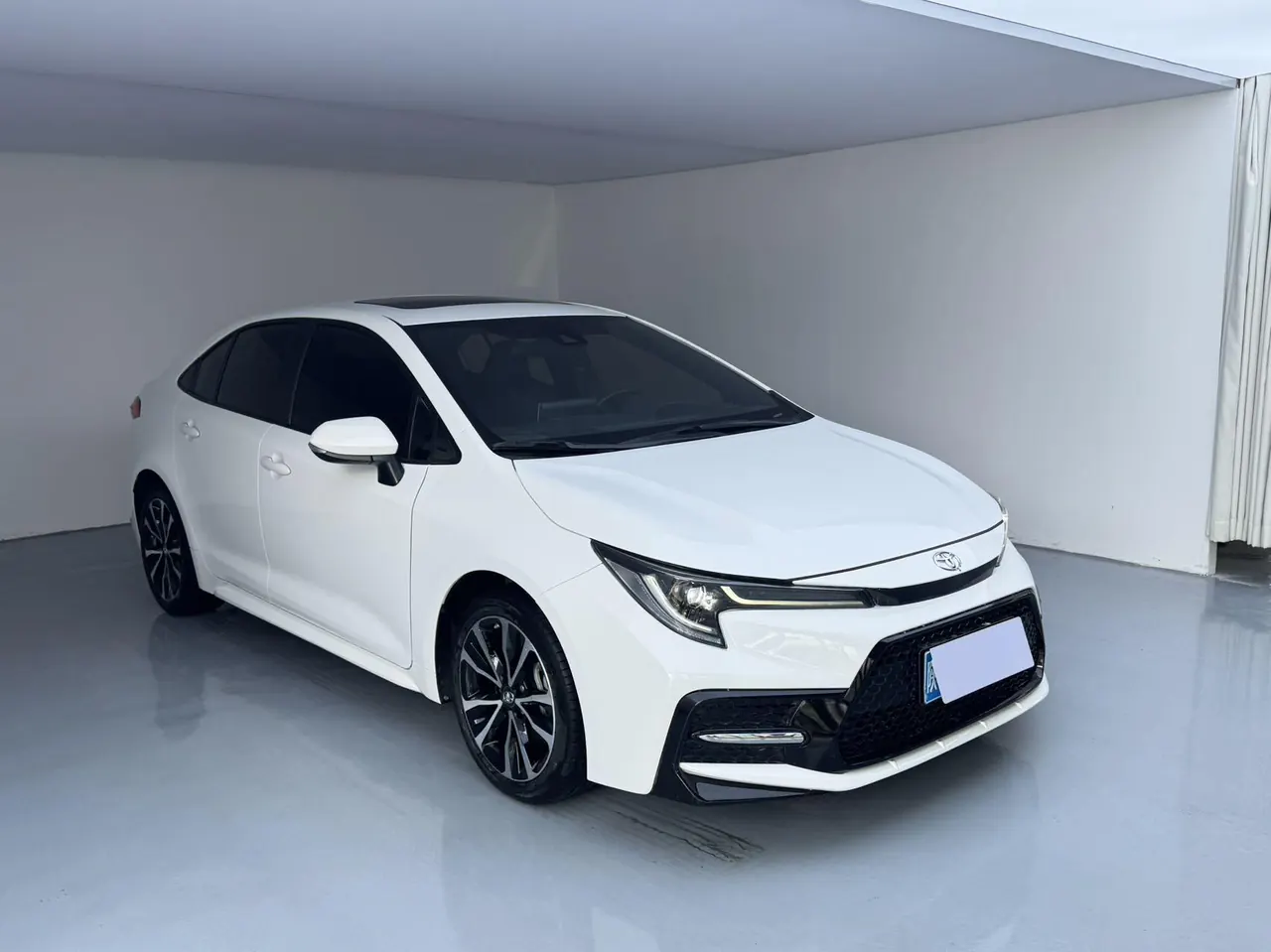 Toyota 2022 Lei Ling Shuangqing 1.8H Stepless Sports Edition Automatic Gear 3