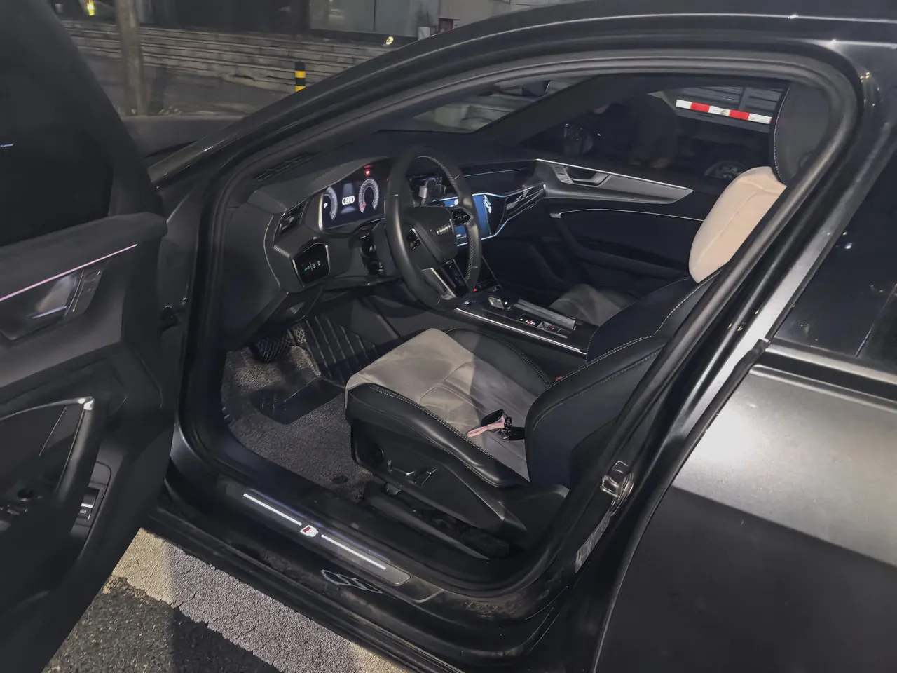 Audi 2022 A6L 2.0TFSI 45TFSI Selected Dynamic Automatic 2