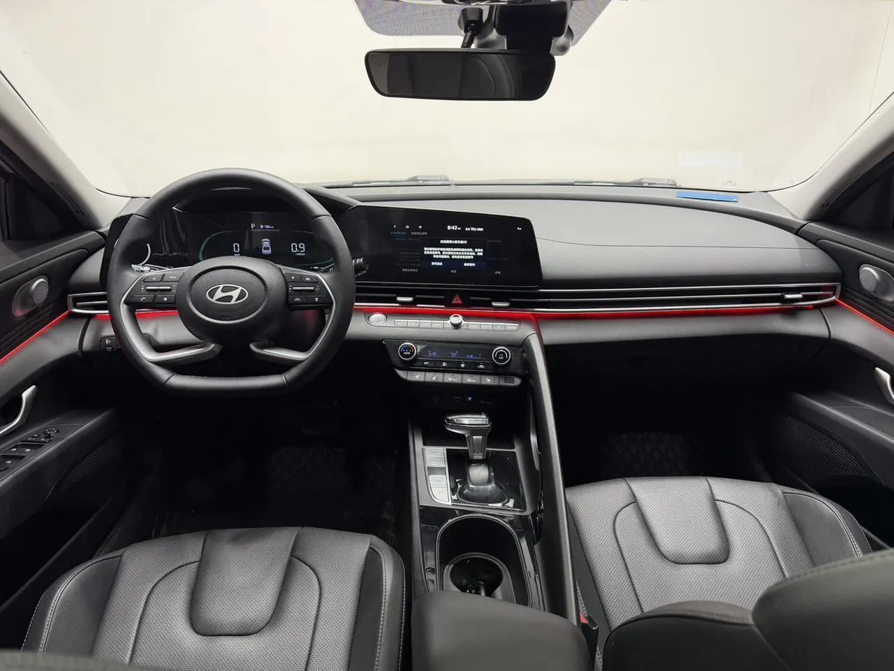 Hyundai 2023 Elantra -3-compartment 1.5 stepless LUX premium automatic gear 10