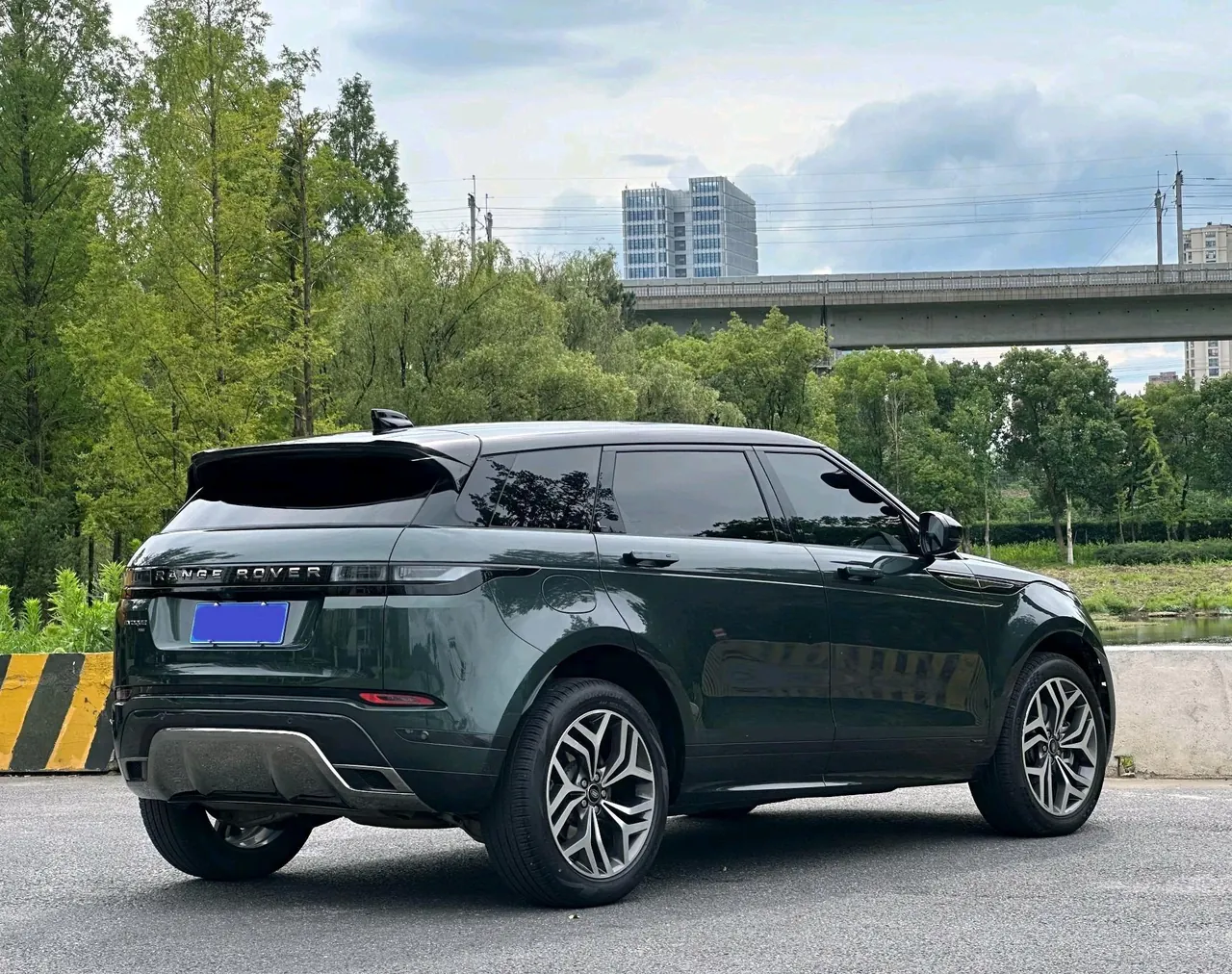 Land Rover 2021 Range Rover Aurora L 48V 2.0T 249PS R-Dynamic First edition First Edition Automatic Gear 6