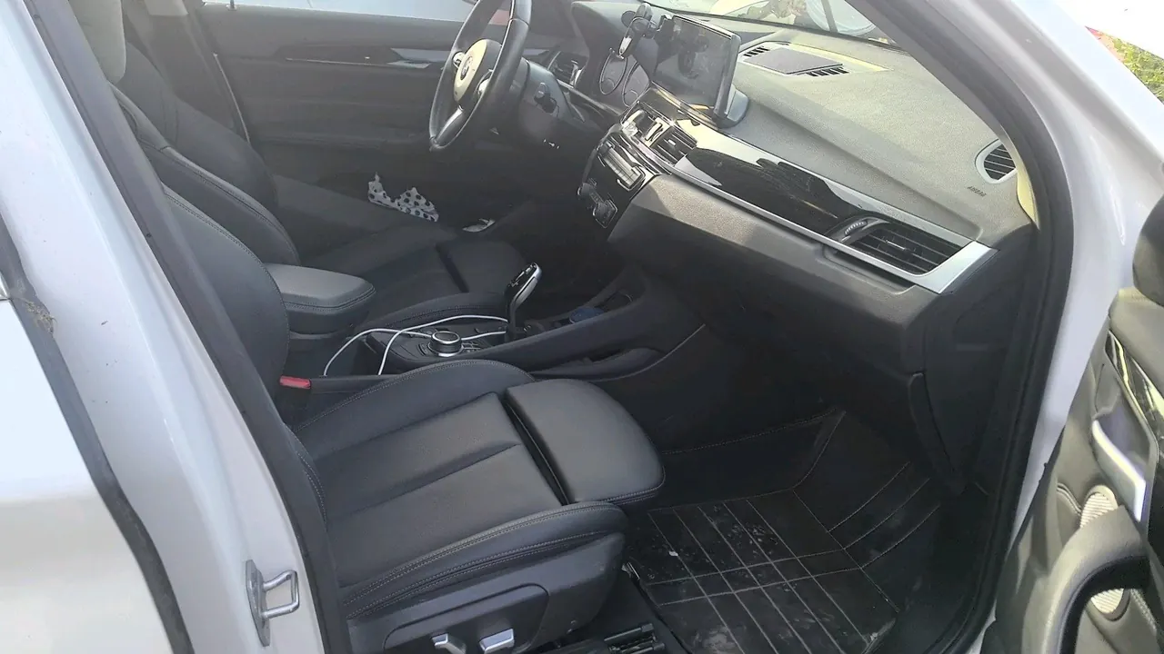 BMW 2021 X1 sDrive25Li 2.0T Leading Automatic Gear 4