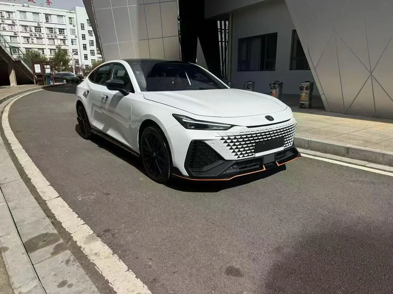 ChangAn 2024 UNI-V 2.0T High Energy Edition Automatic Gear 3