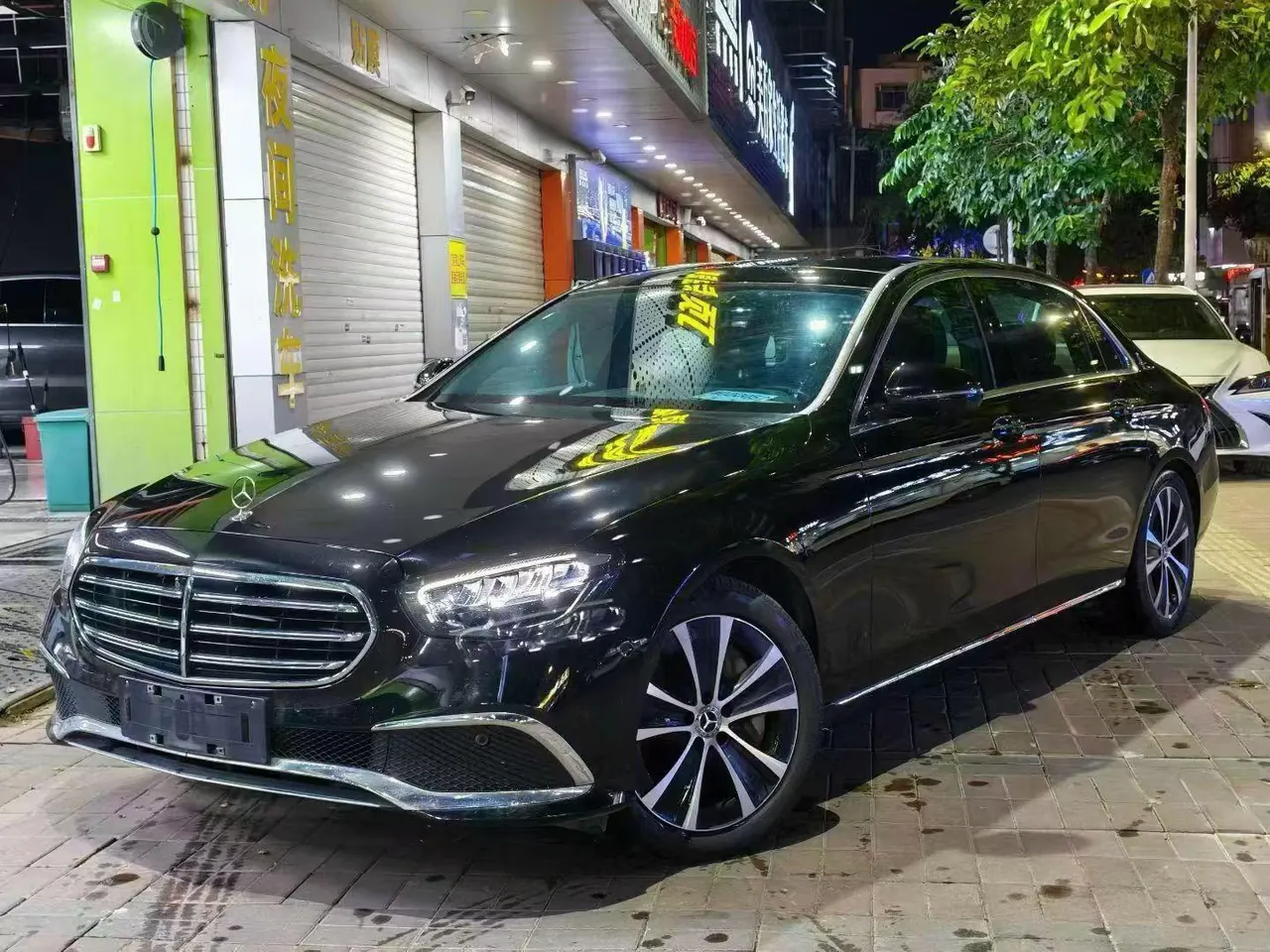 Open image lightbox: Mercedes Benz Class E New Energy 2022 E 350 e L 2.0T (Change 2) Automatic Gear