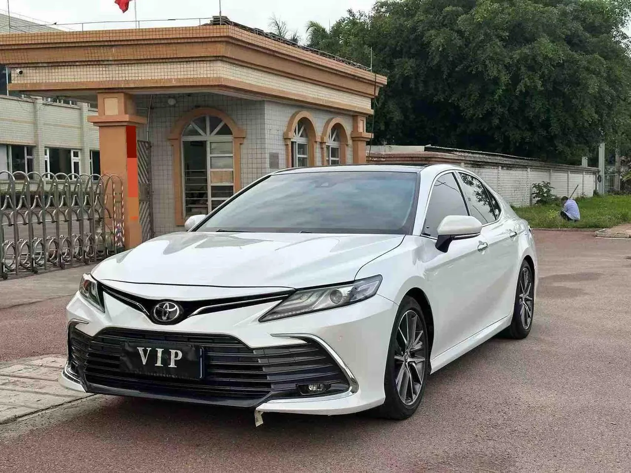 Open image lightbox: Toyota 2021 Camry 2.5G Deluxe Edition Automatic Gear