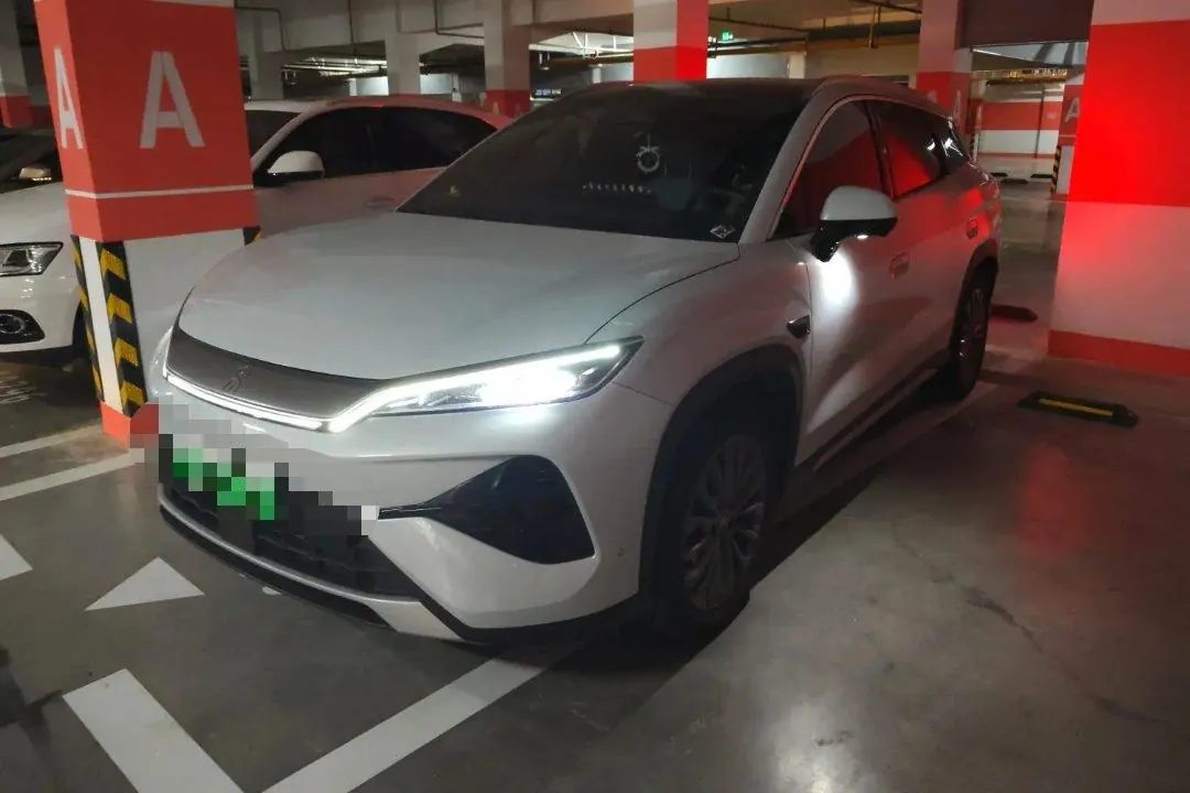 Open image lightbox: BYD 2026 Song Ultra EV 710KM Exceed Automatic Transmission