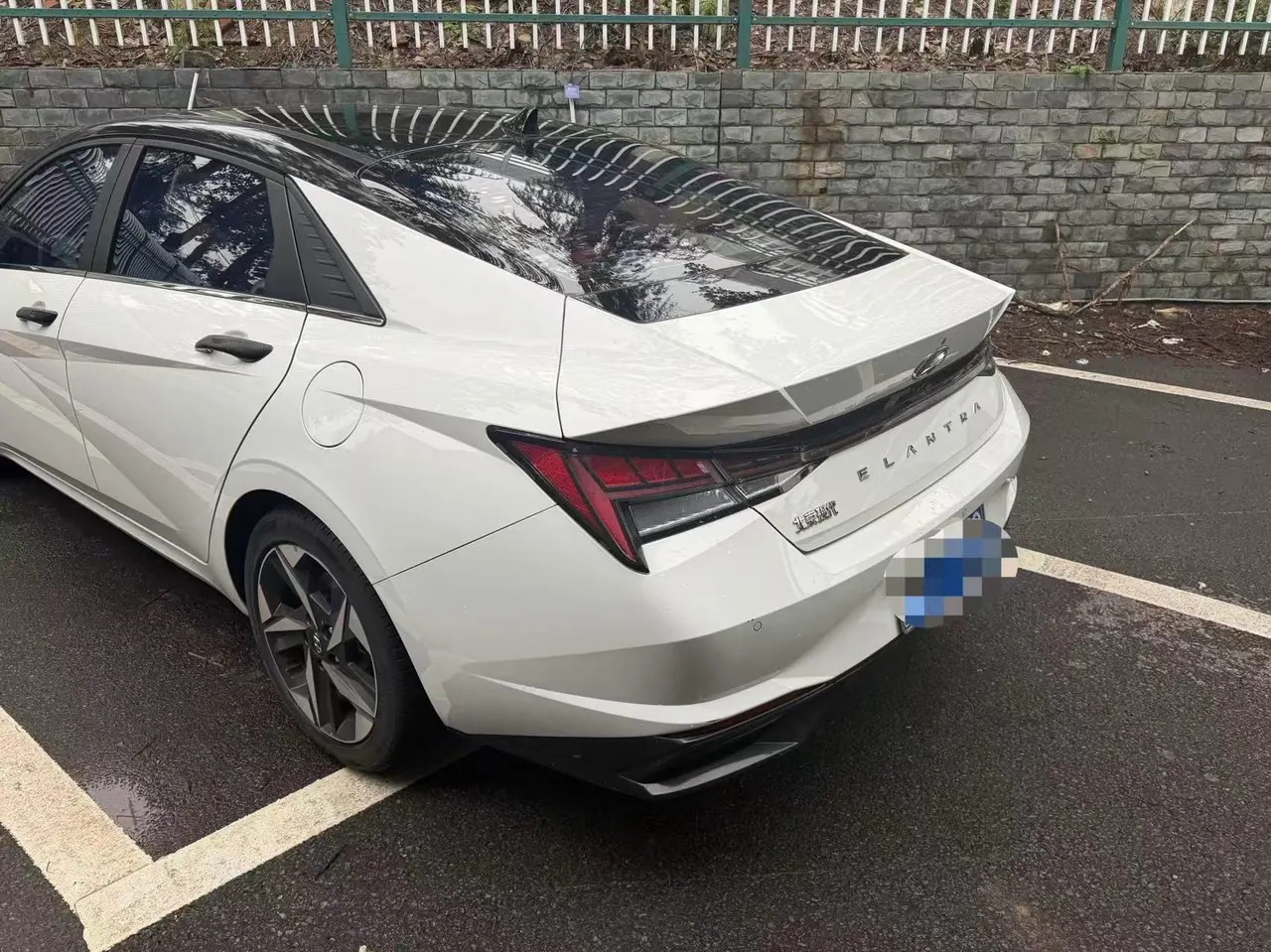 Hyundai 2021 Elantra -3-compartment 1.5 stepless LUX premium automatic gear 2