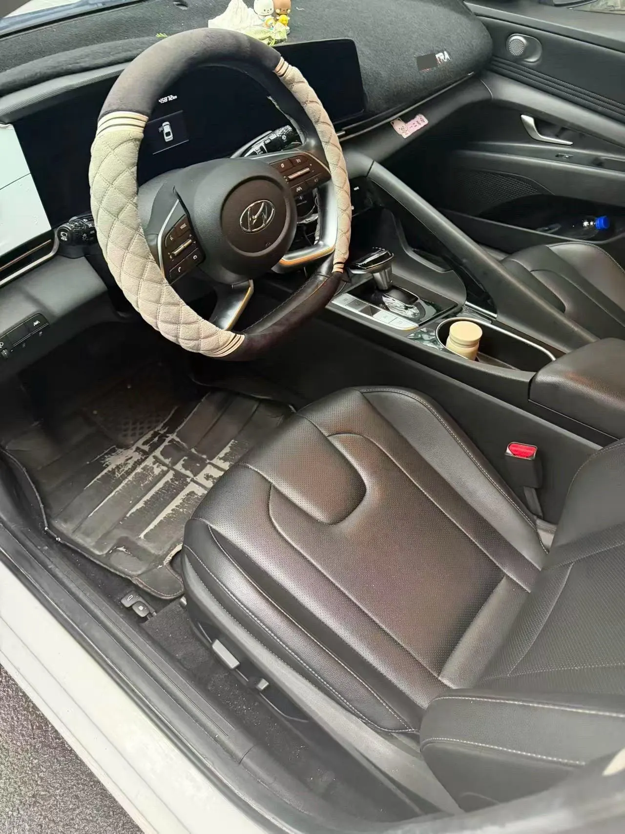 Hyundai 2021 Elantra -3-compartment 1.5 stepless LUX premium automatic gear 4