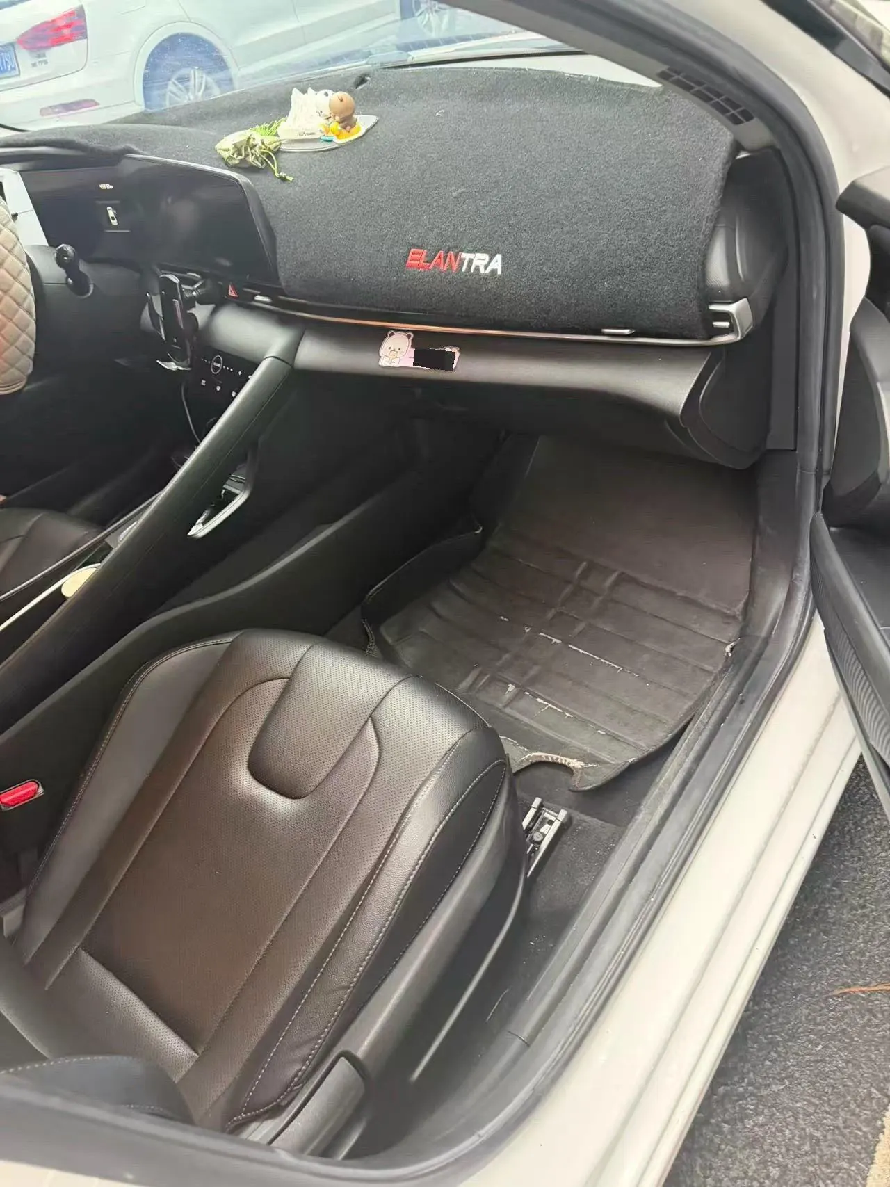 Hyundai 2021 Elantra -3-compartment 1.5 stepless LUX premium automatic gear 7