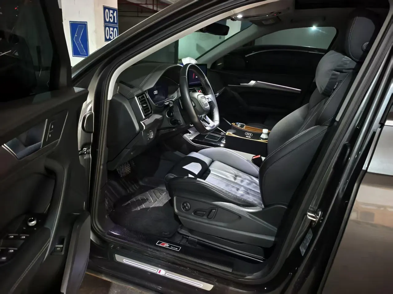 Audi 2022 Q5L 2.0TFSI 45TFSI luxury dynamic automatic transmission 2