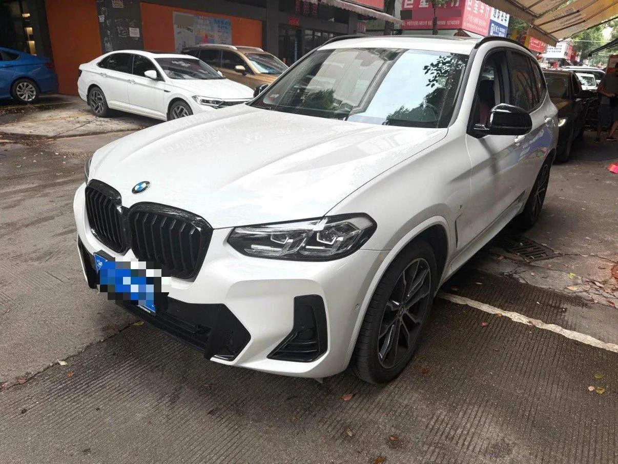 Открыть галерею: BMW 2022 X3 xDrive30i 2.0T Leading M Obsidian Night Suit Automatic Gear