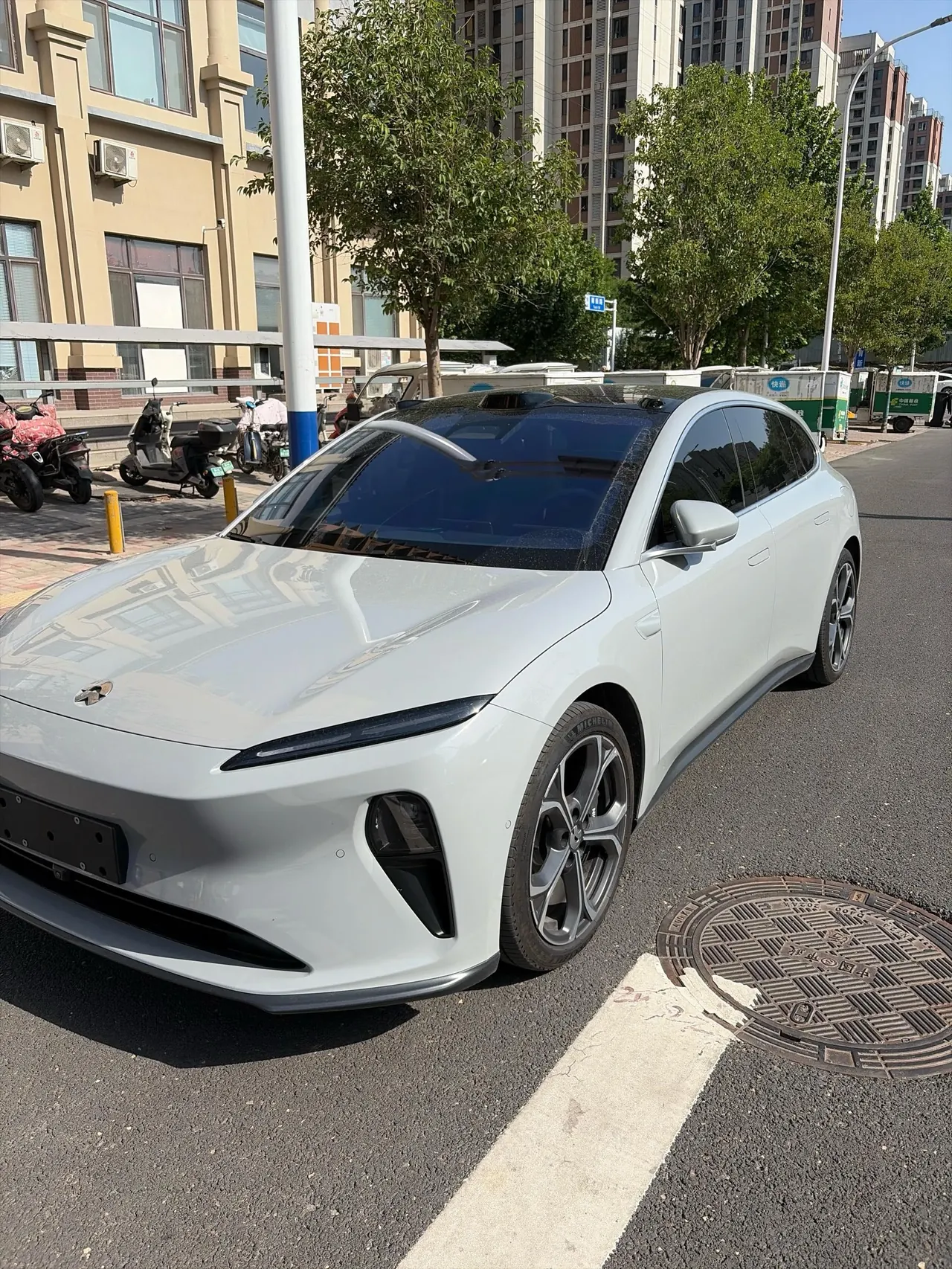 NIO 2024 ET5T 75kWh Touring automatic - View 1