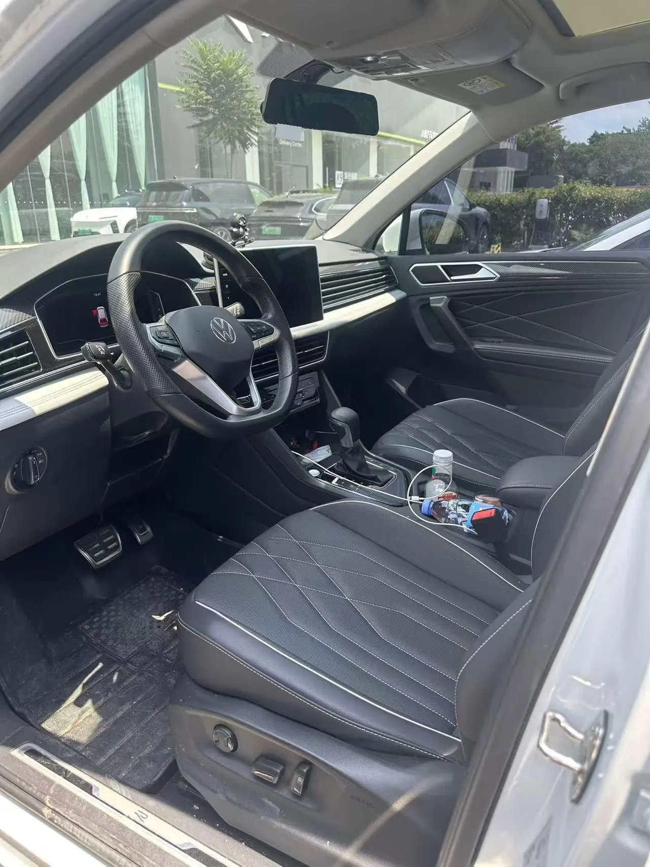 Volkswagen 2024 Tiguan L R-Line 2.0TSI 330TSI Two-Drive R-Line Overdrive Automatic Gear 2