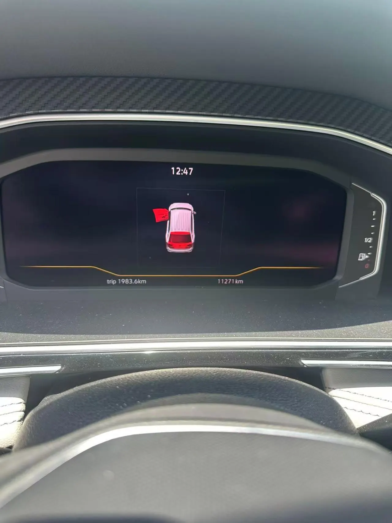 Volkswagen 2024 Tiguan L R-Line 2.0TSI 330TSI Two-Drive R-Line Overdrive Automatic Gear 6