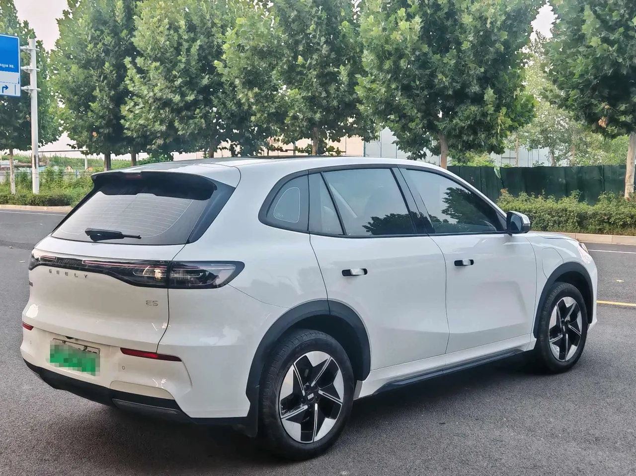 Geely Galaxy 2024 E 5 440Km Discovery Edition Automatic Gear 7