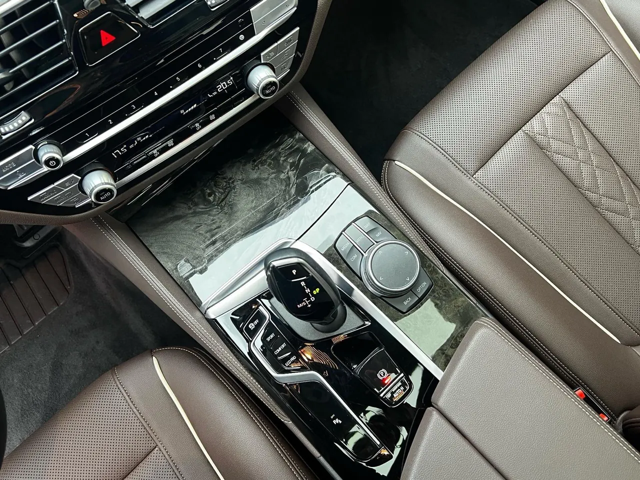 BMW 5 Series 2021 525Li 2.0T Luxury Suit Automatic Gear 12