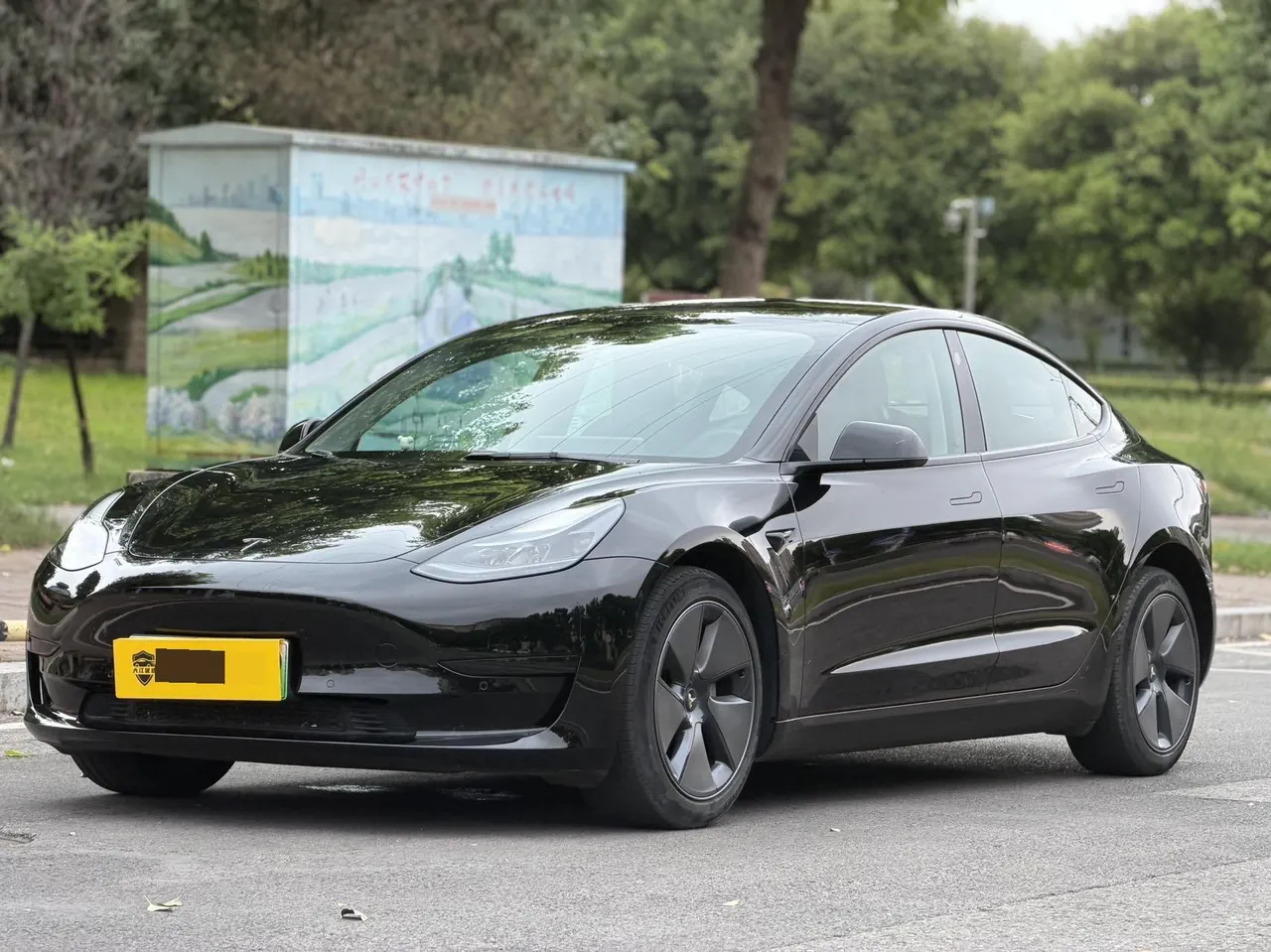 Открыть галерею: Tesla 2022 Model 3 rear-wheel drive version of automatic transmission